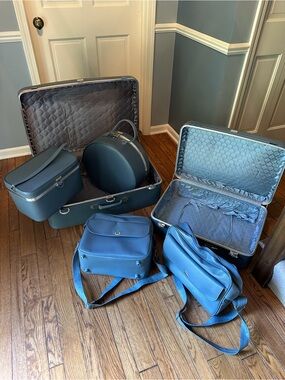 Vintage Blue Amelia Earhart Luggage Set - 6 Pieces